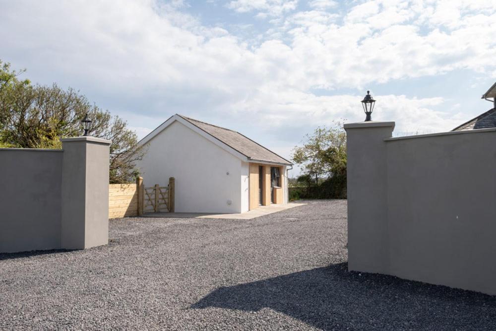 Church Farmhouse - Castle View Castletown Exterior foto
